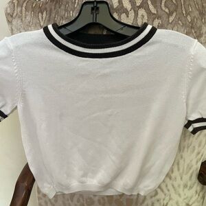 Brandy Melville White and Black Knit Crop T-Shirt